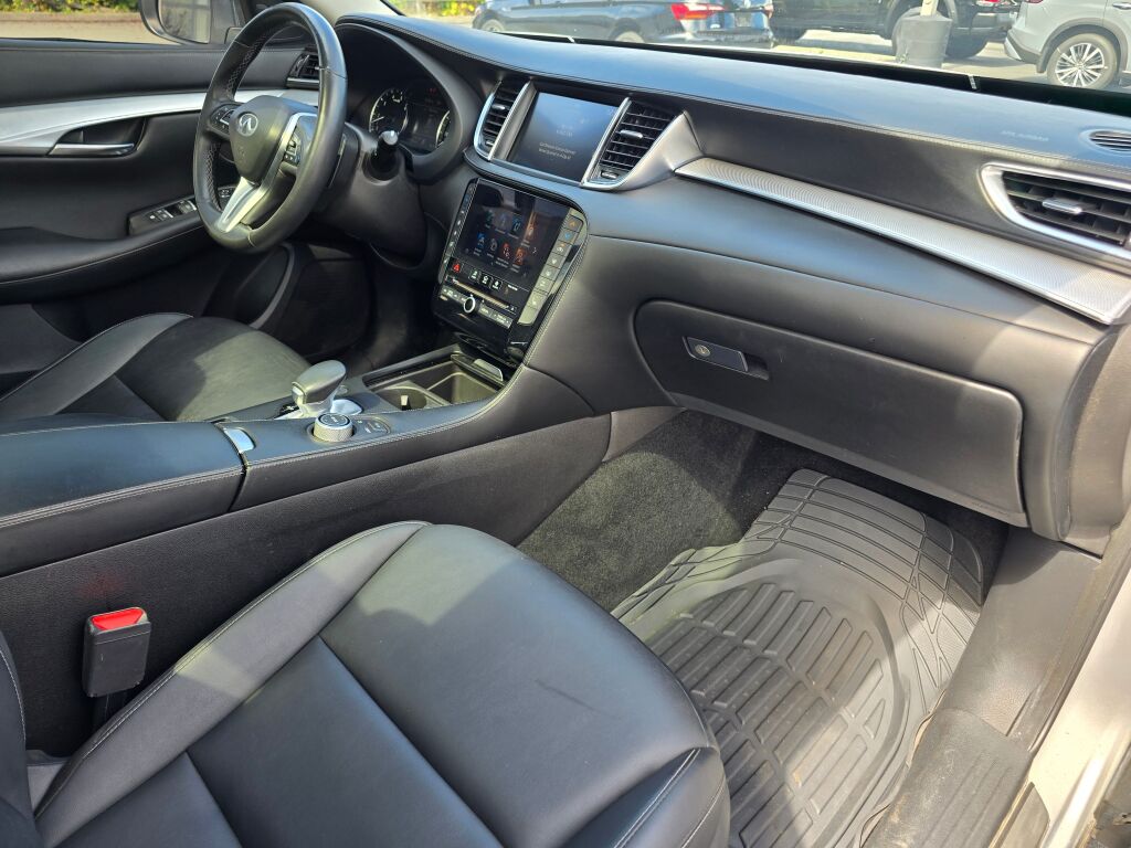 2021 Infiniti QX50 Luxe photo 18