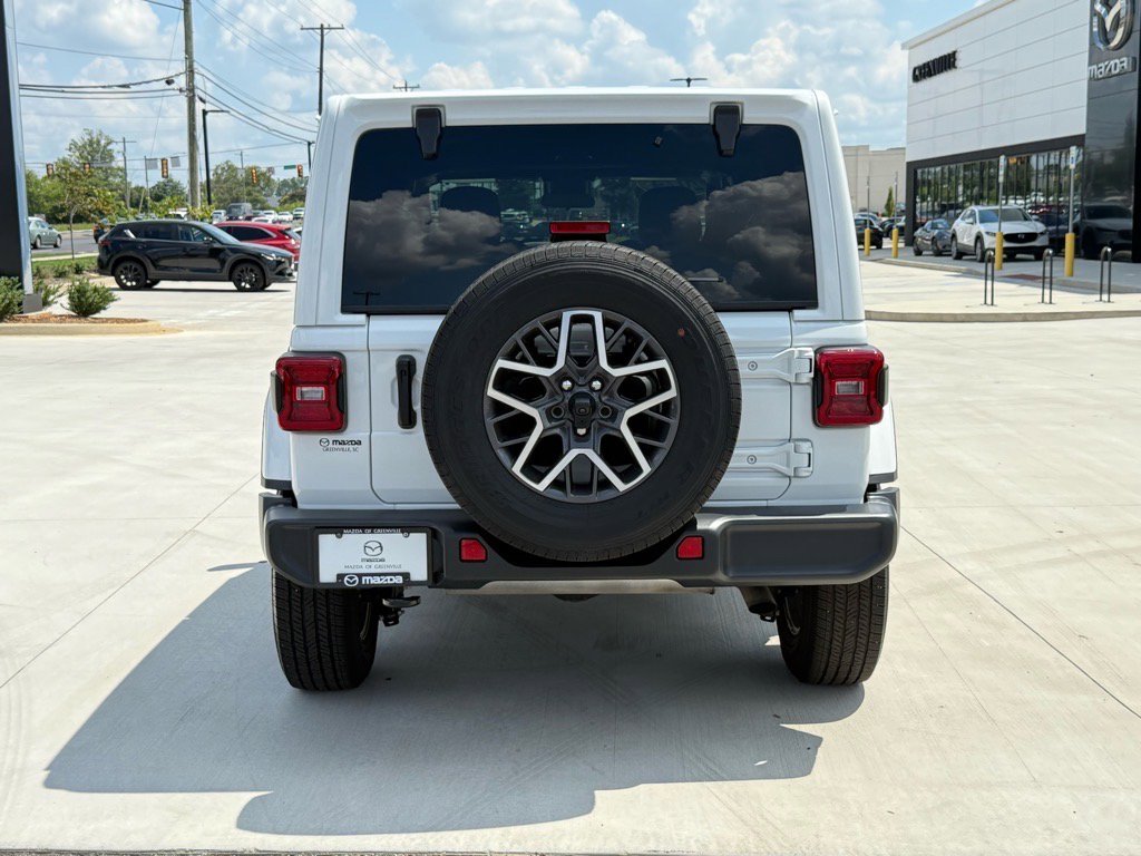 2024 Jeep Wrangler Sahara photo 6