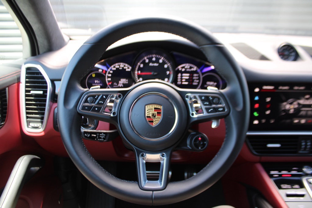 2023 Porsche Cayenne Turbo photo 21