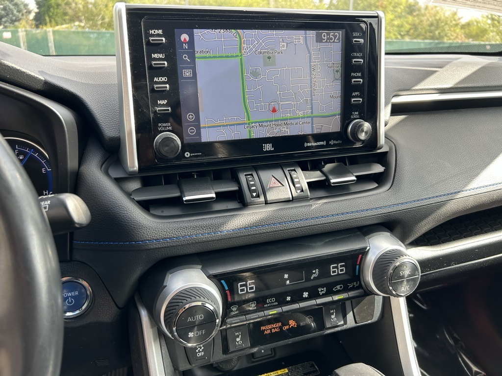 2020 Toyota RAV4 Hybrid XSE photo 17