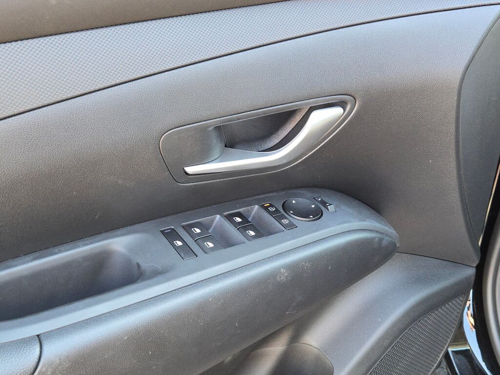 2025 Hyundai Tucson SEL photo 18