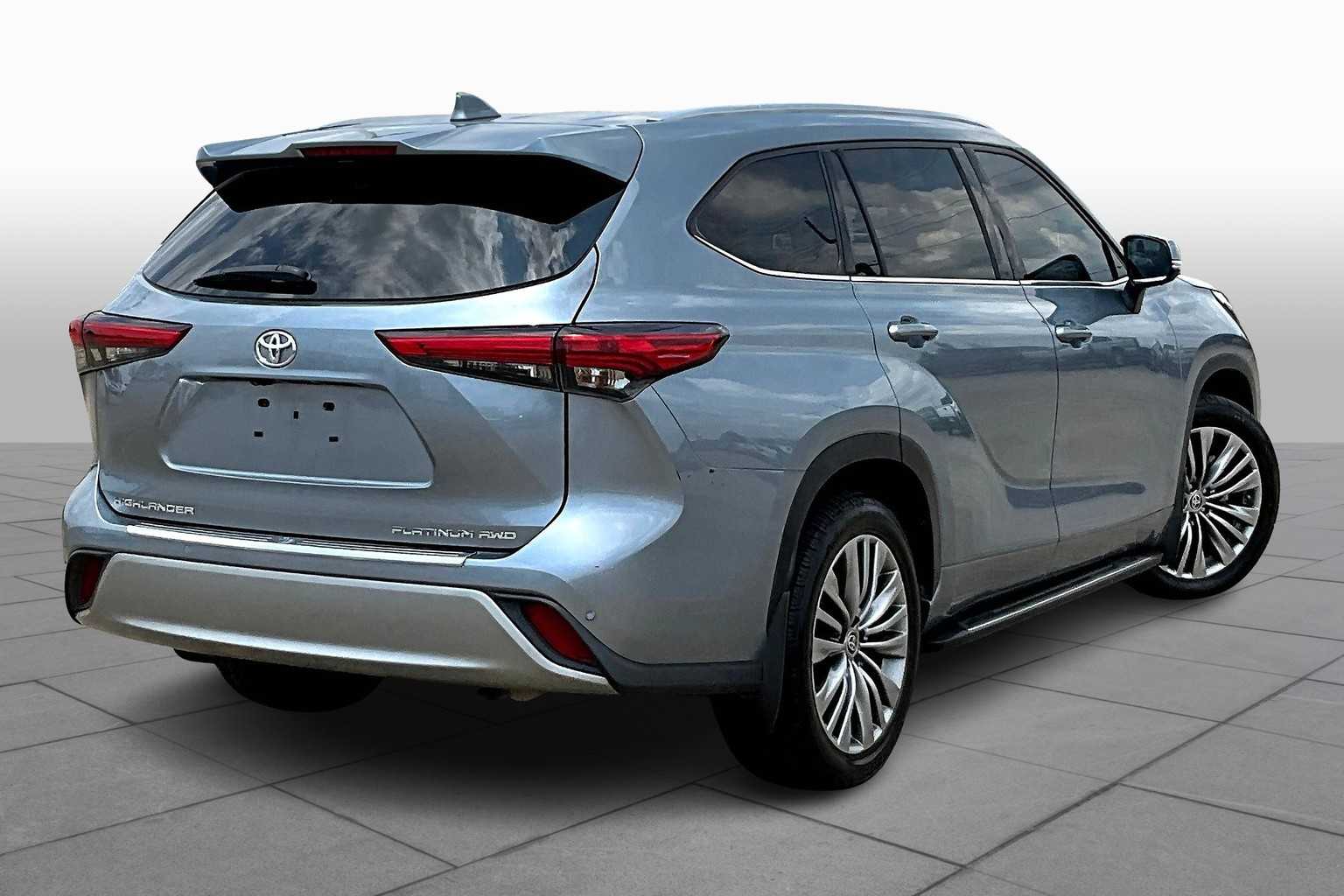 2021 Toyota Highlander Platinum photo 12
