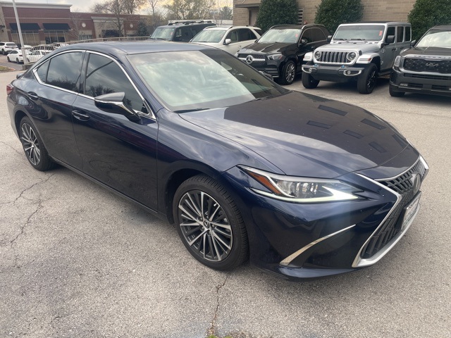 2023 Lexus ES 300h photo 3