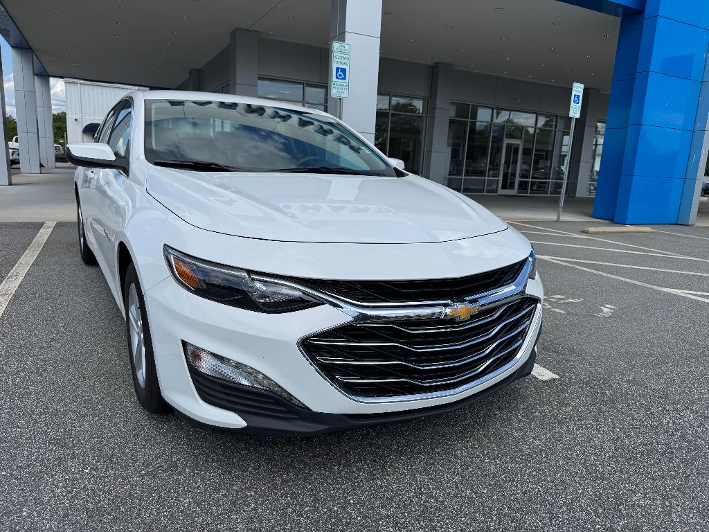 Used 2024 Chevrolet Malibu 1LT with VIN 1G1ZD5ST5RF129404 for sale in Newton, NC