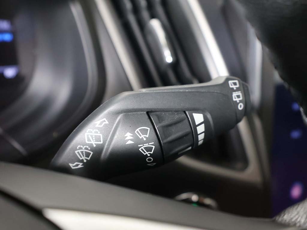 2022 Ford Edge SEL photo 38