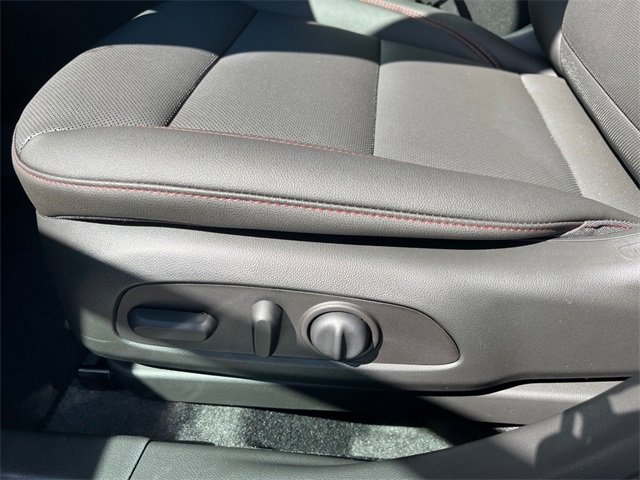 2025 Chevrolet Trax photo 24