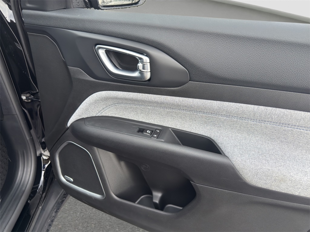 2025 Jeep Compass Latitude photo 20
