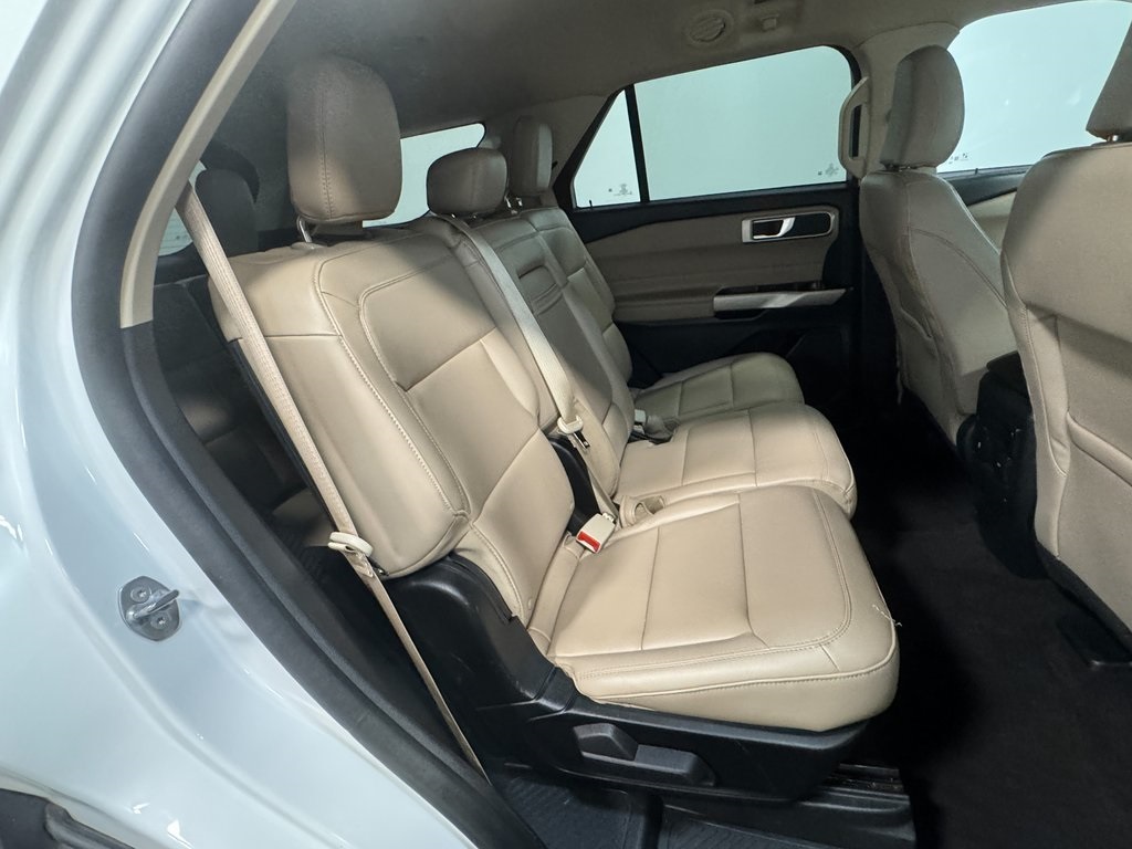 2023 Ford Explorer XLT photo 13