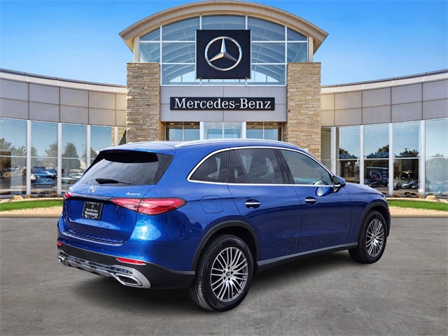 2025 Mercedes Benz GLC 300 4MATIC photo 3