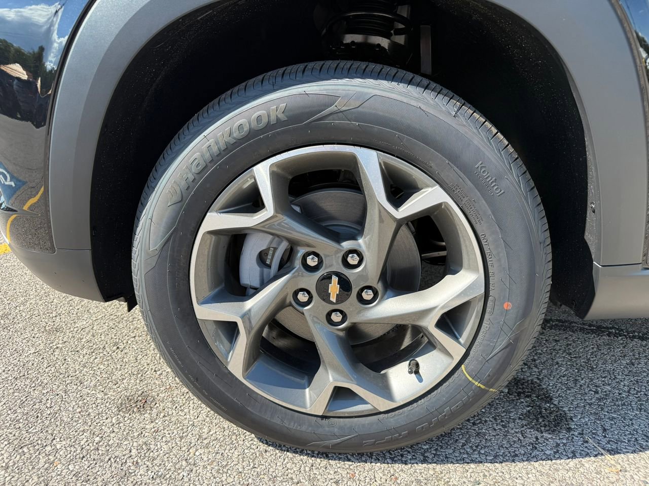 2025 Chevrolet Trax LT photo 6