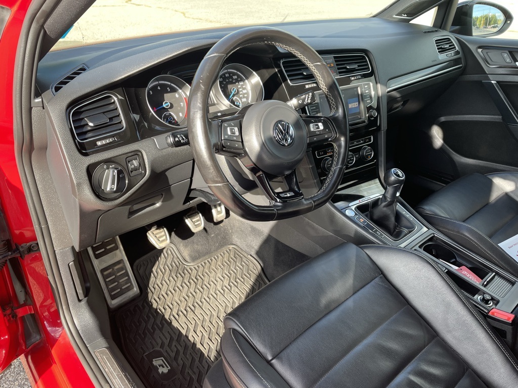 2017 Volkswagen Golf R 4Motion photo 7