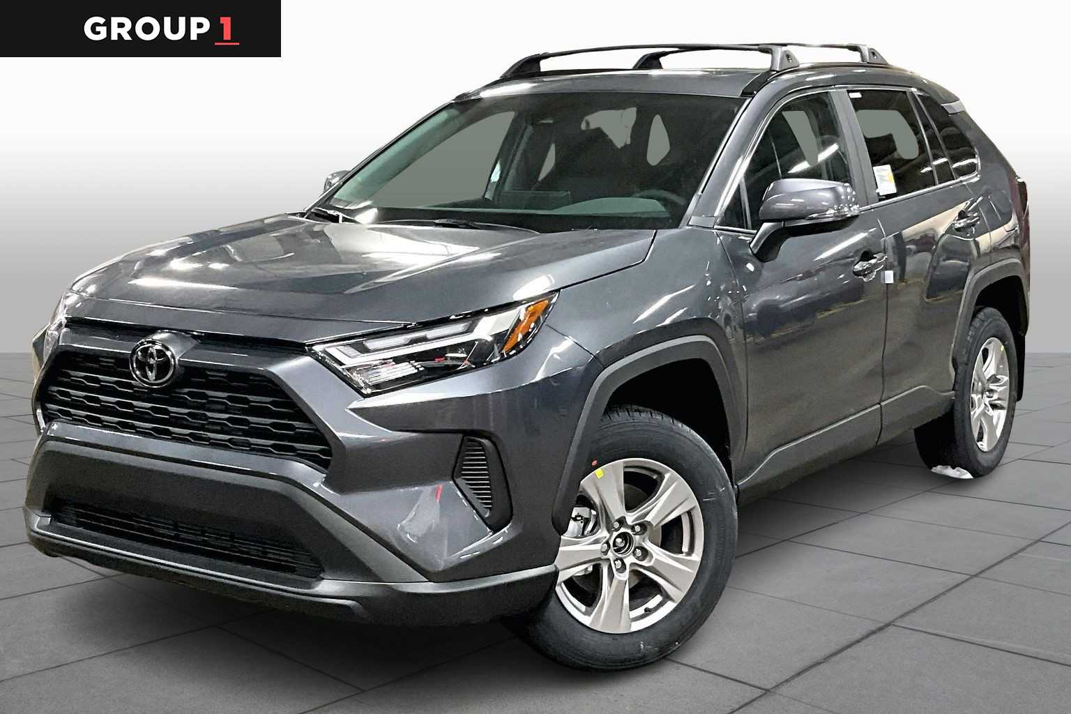 2025 Toyota RAV4 XLE's photo