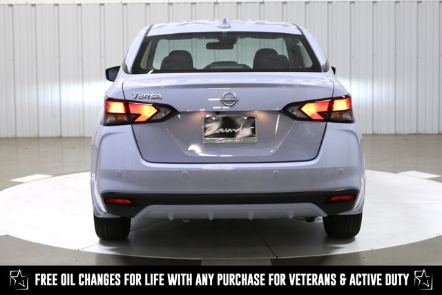 2025 Nissan Versa SV photo 5