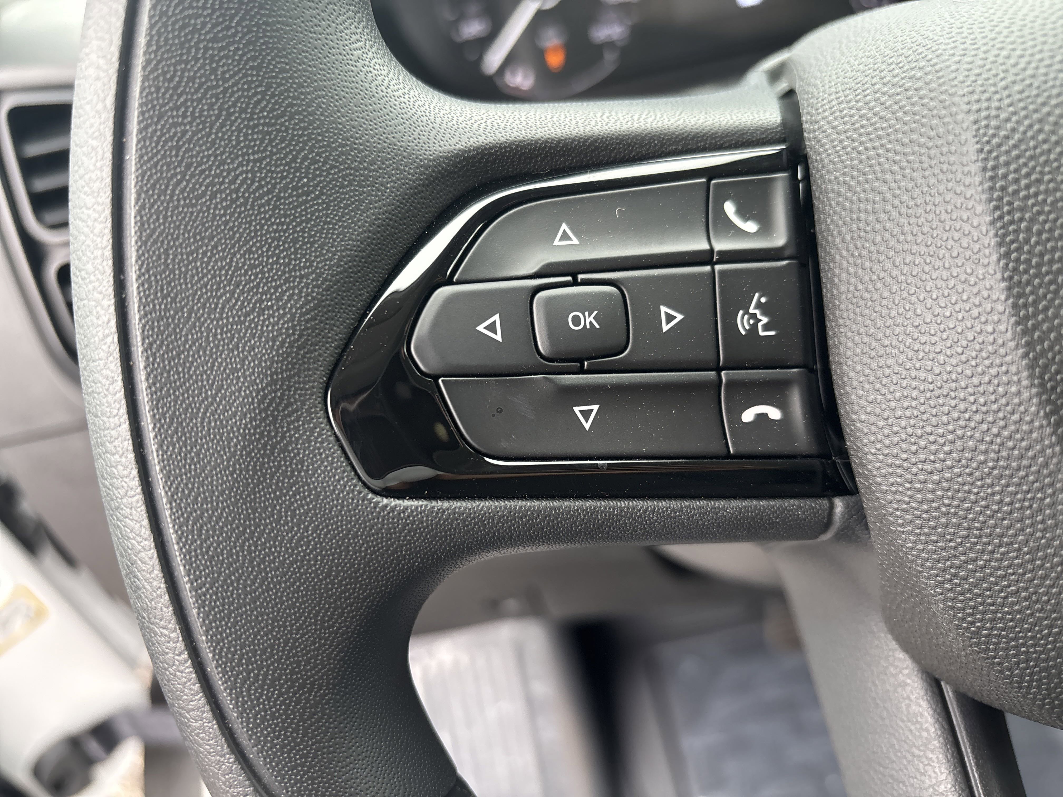 New 2025 Bright White Ram Tradesman image 16