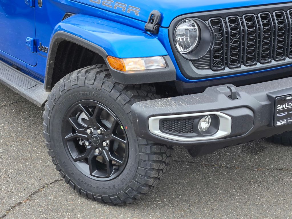 2025 Jeep Gladiator Sport photo 3