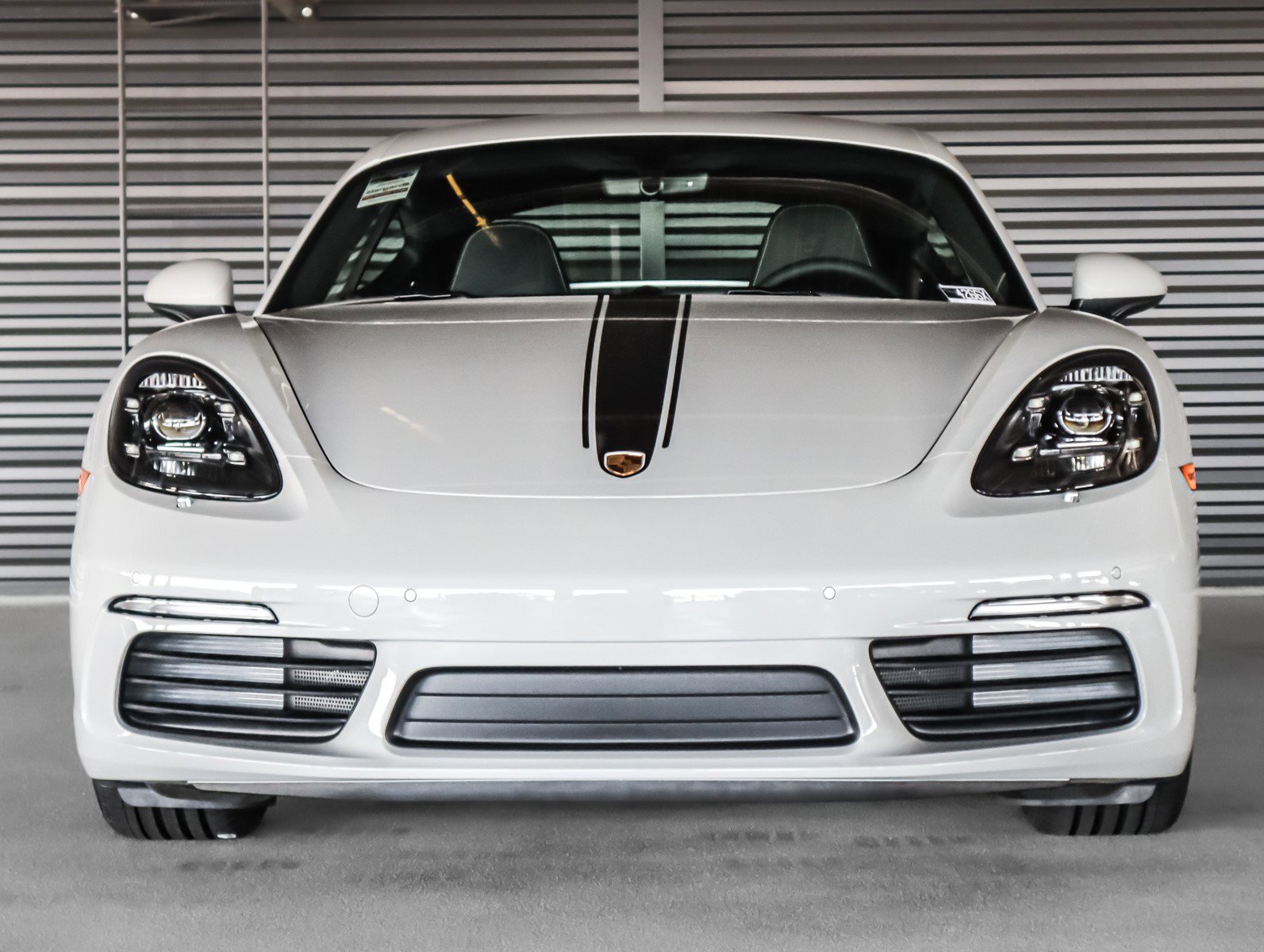 2025 Porsche Cayman photo 7
