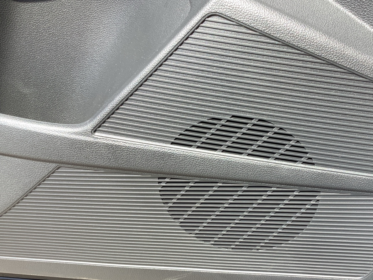 2025 Volkswagen Taos SE photo 23