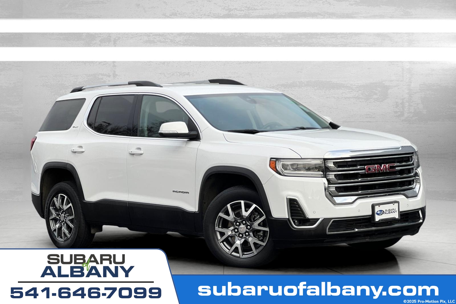 2023 GMC Acadia SLT's photo