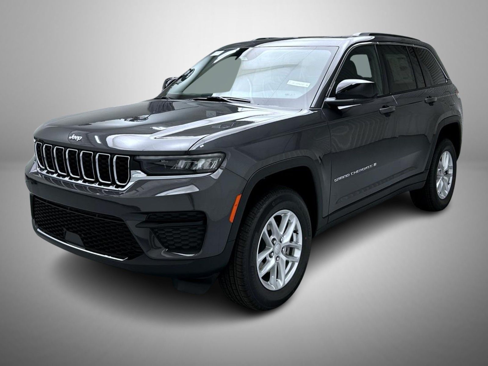 2025 Jeep Grand Cherokee Laredo's photo