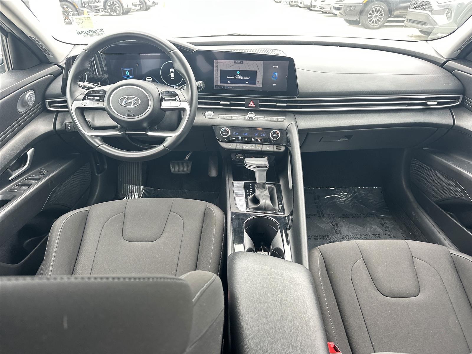 2023 Hyundai Elantra SEL photo 16