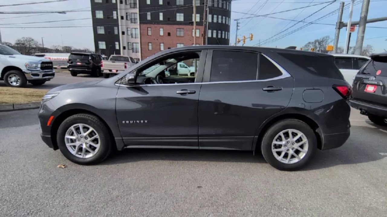 2023 Chevrolet Equinox LT photo 3