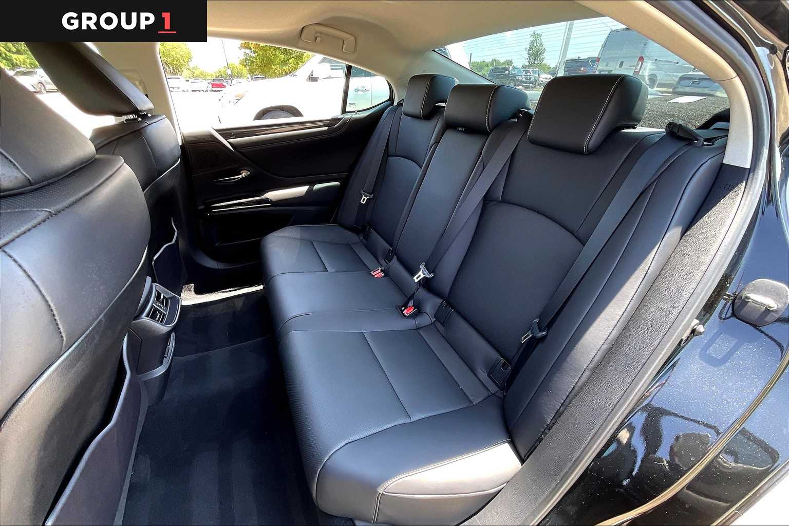 2023 Lexus ES 350 photo 18