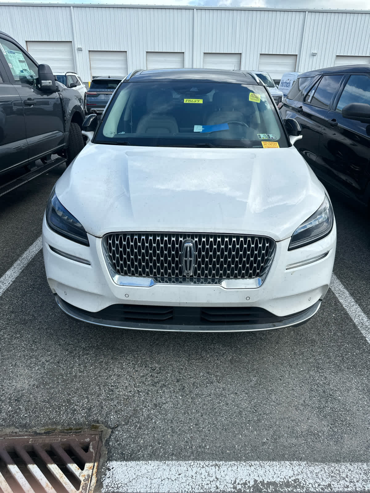2022 Lincoln Corsair Standard photo 2