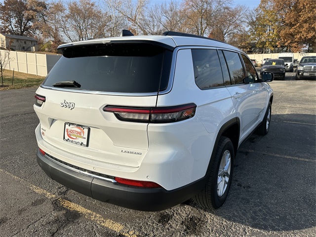 2024 Jeep Grand Cherokee Laredo photo 3
