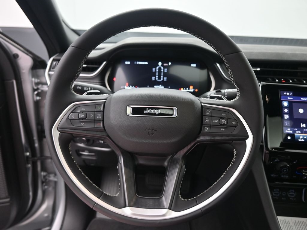 2025 Jeep Grand Cherokee Altitude X photo 2