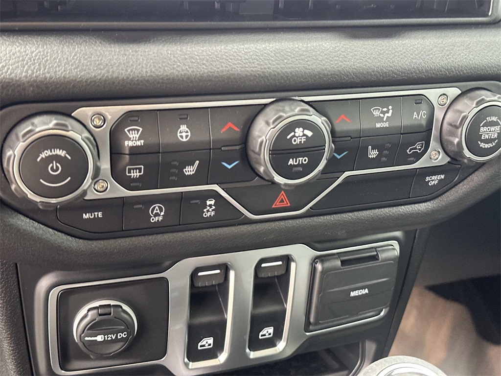 2025 Jeep Wrangler Sport S photo 17