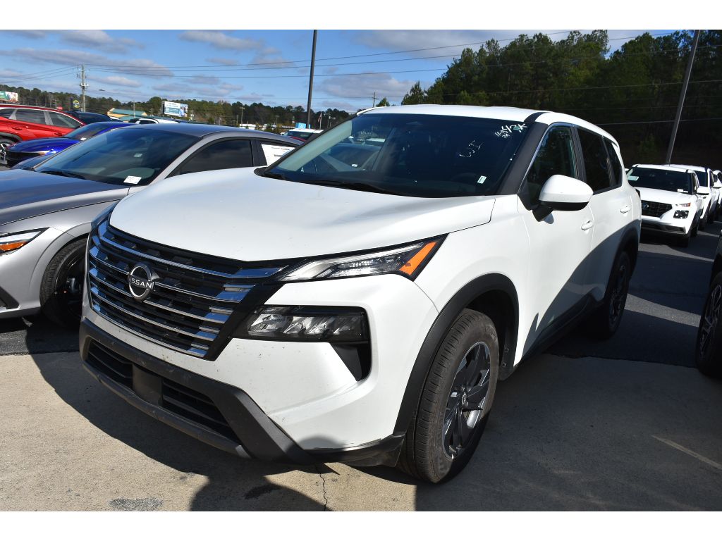 2024 Nissan Rogue SV's photo