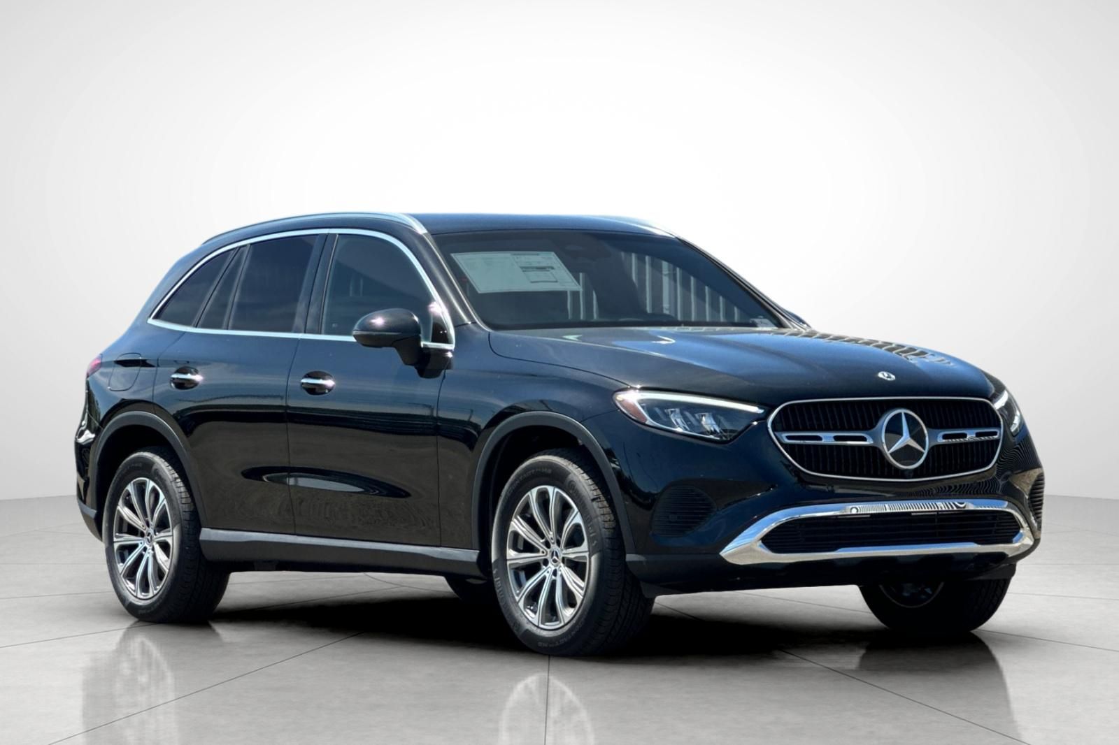 2025 Mercedes Benz GLC 300 photo 24