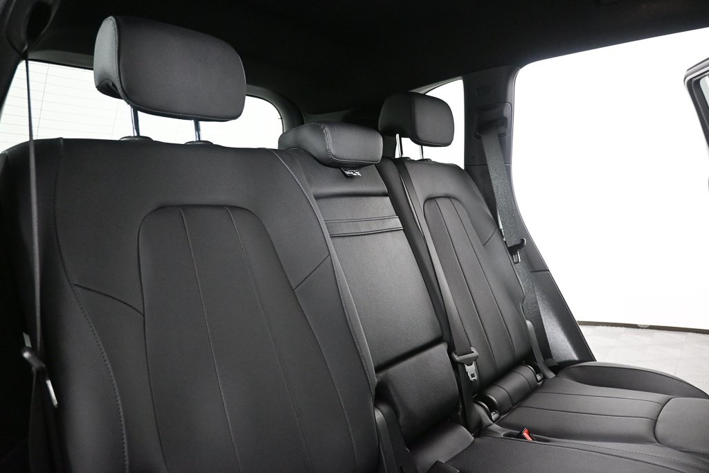 2024 Mercedes Benz GLB 250 photo 16