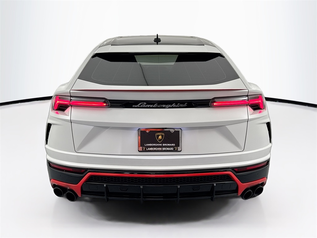2022 Lamborghini Urus photo 6