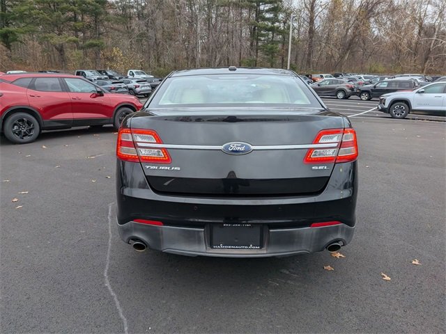 2013 Ford Taurus SEL photo 2