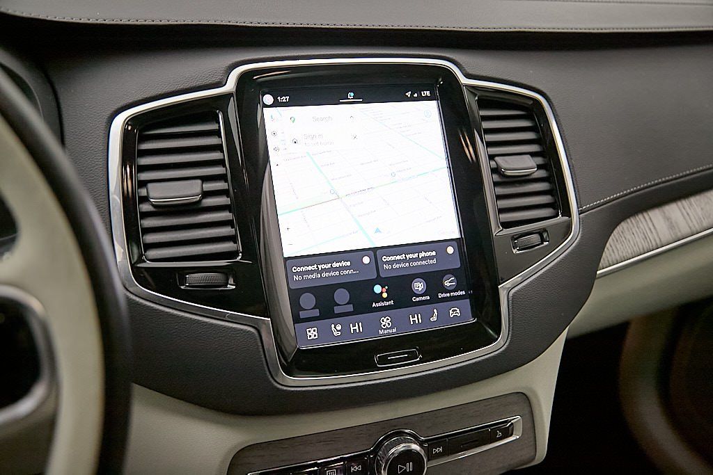 2023 VOLVO XC90 - Image 15