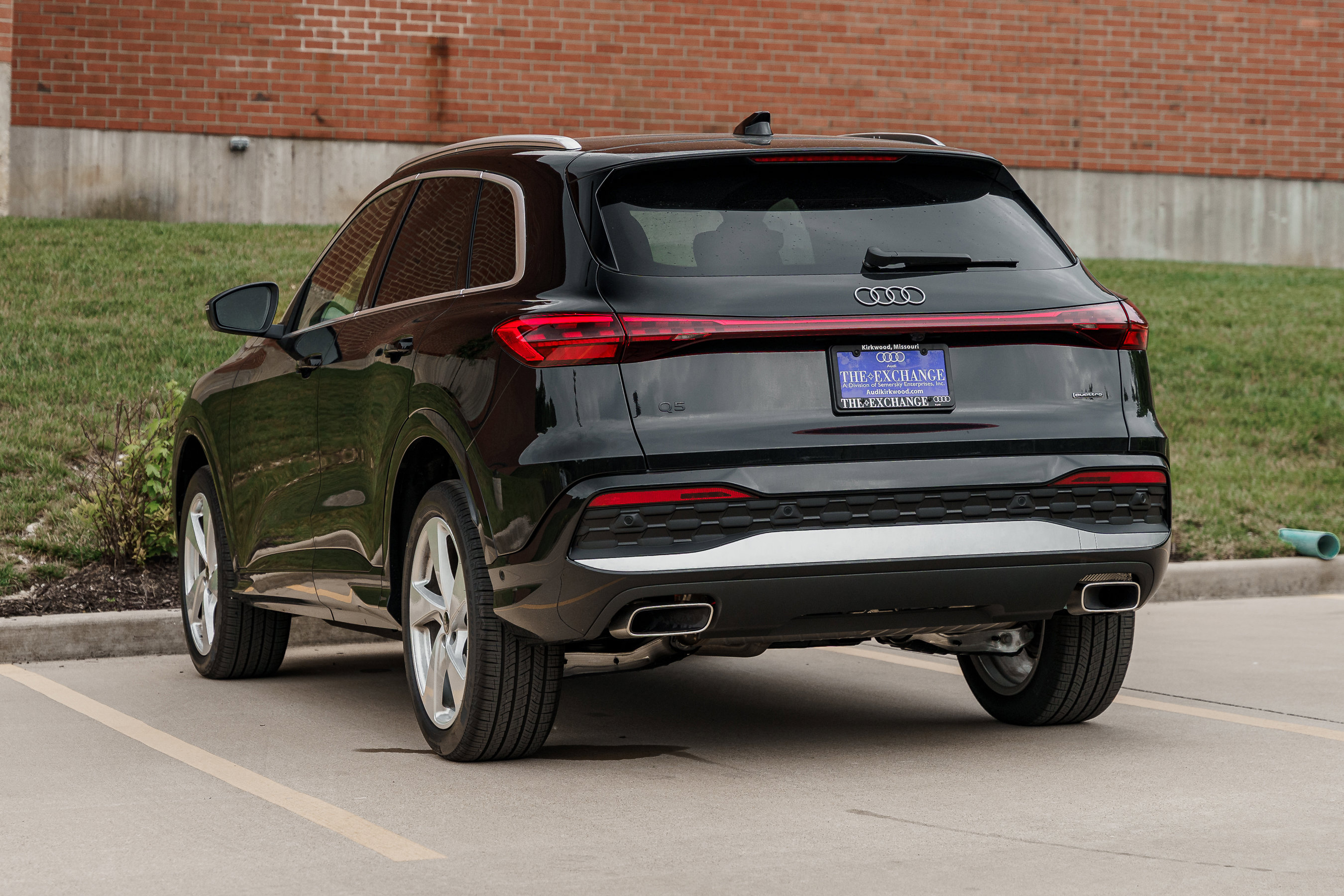 2025 Audi Q5 Premium Plus photo 2