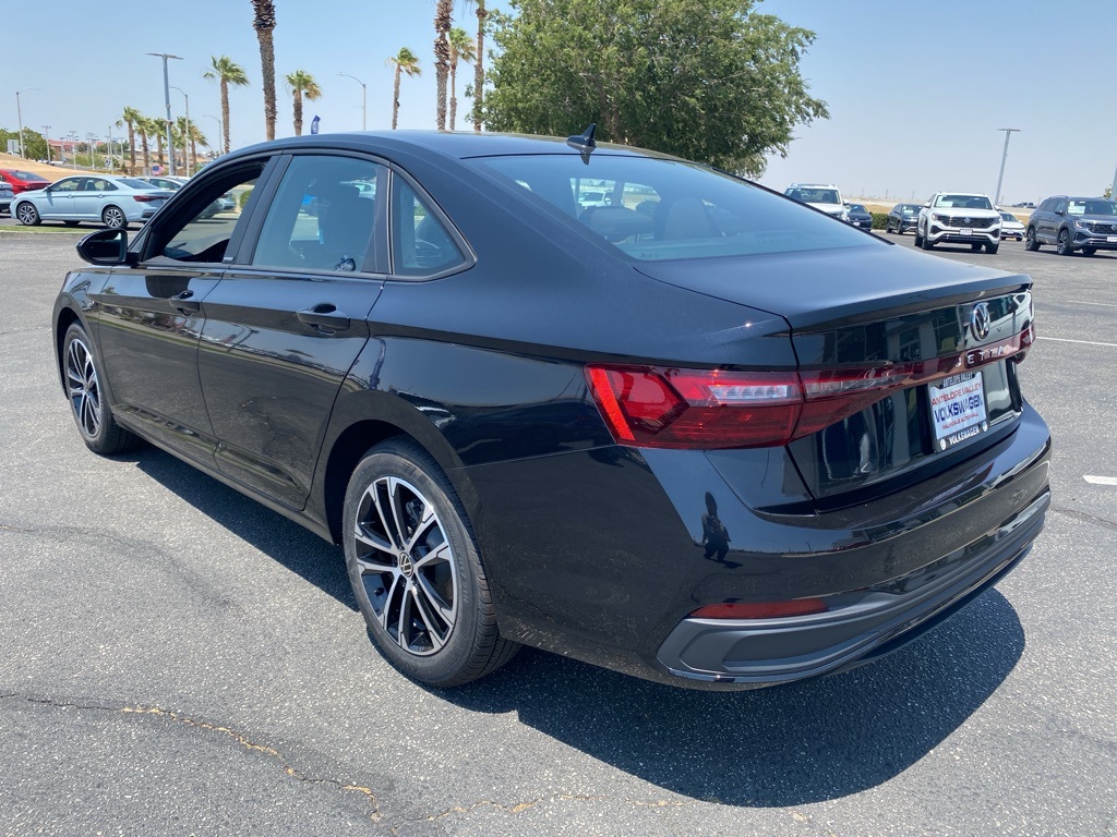 2025 Volkswagen Jetta 1.5T Sport photo 2