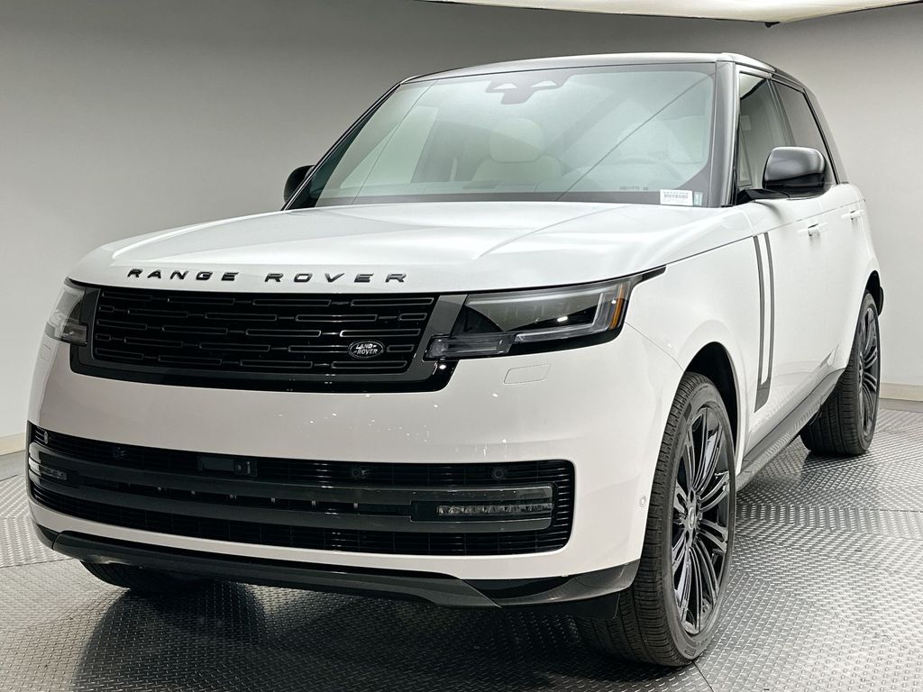 2025 Land Rover Range Rover SE's photo