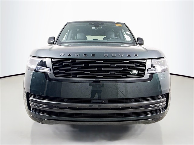 2025 Land Rover Range Rover SE photo 2