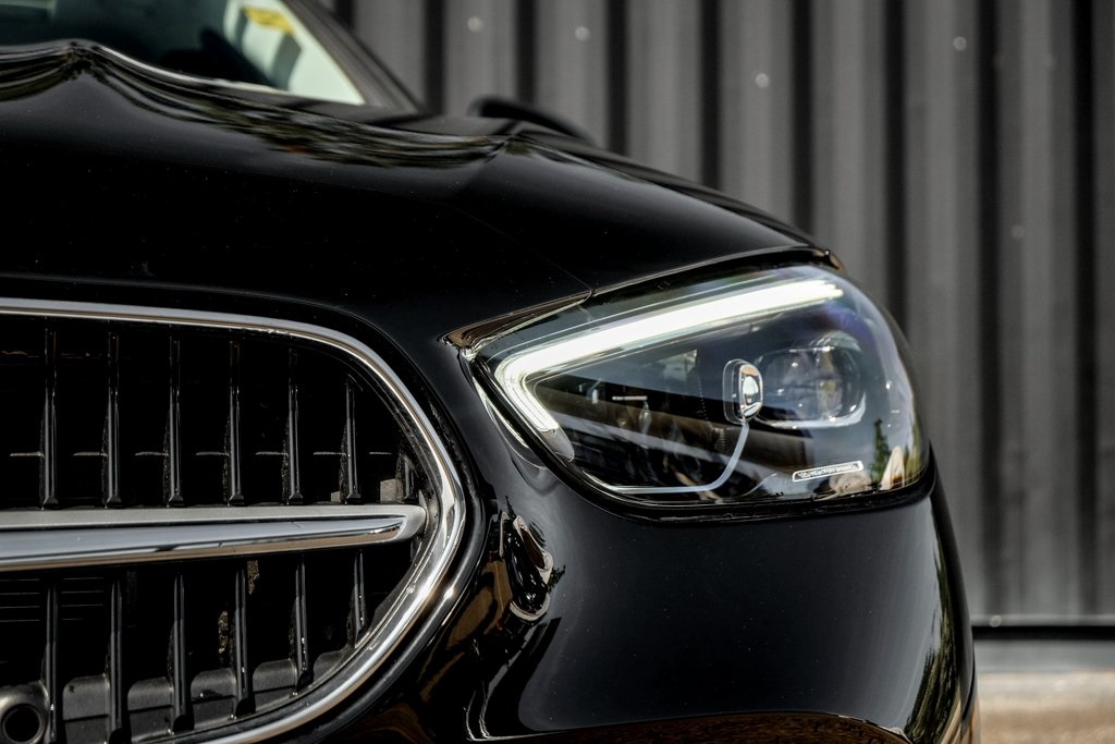 2025 Mercedes Benz C 300 4MATIC photo 4