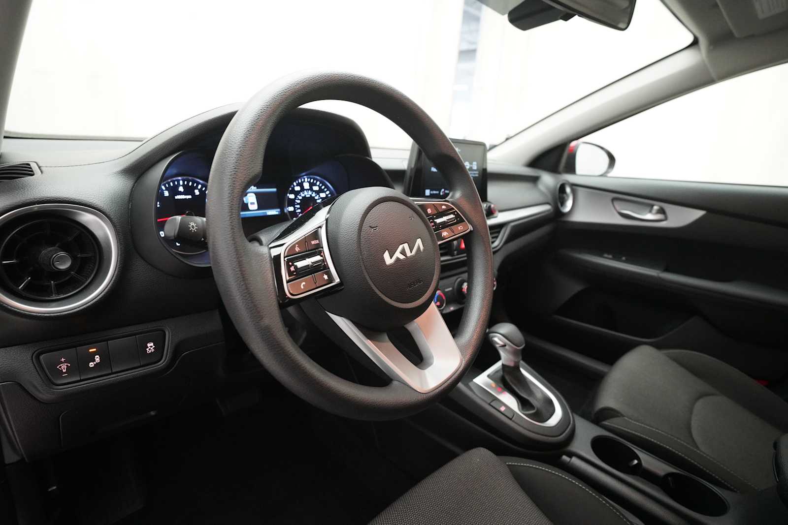 2022 Kia Forte LXS photo 7