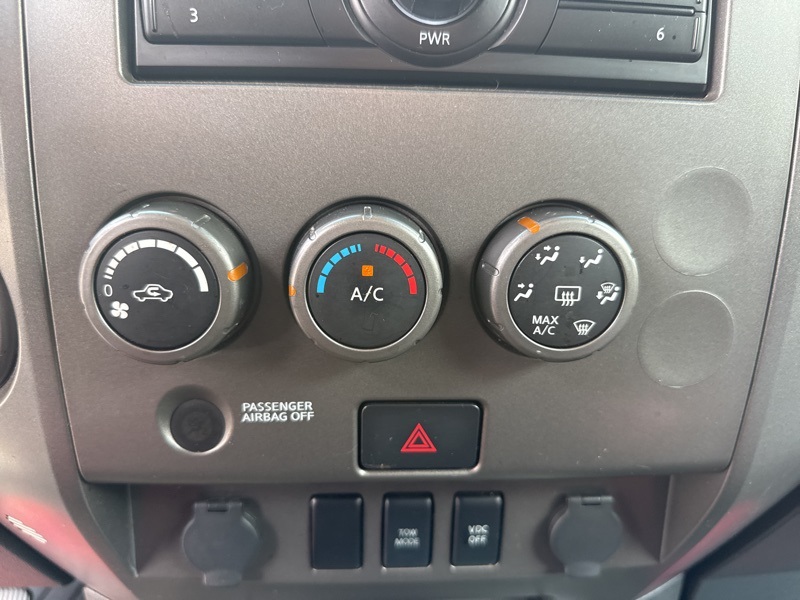 2011 Nissan Titan S Crew Cab photo 13