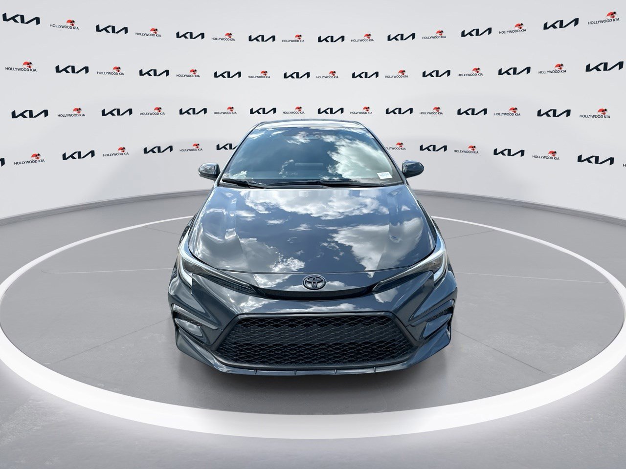 2023 Toyota Corolla SE photo 3