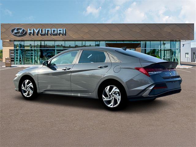 2025 Hyundai Elantra Hybrid SEL Sport photo 3