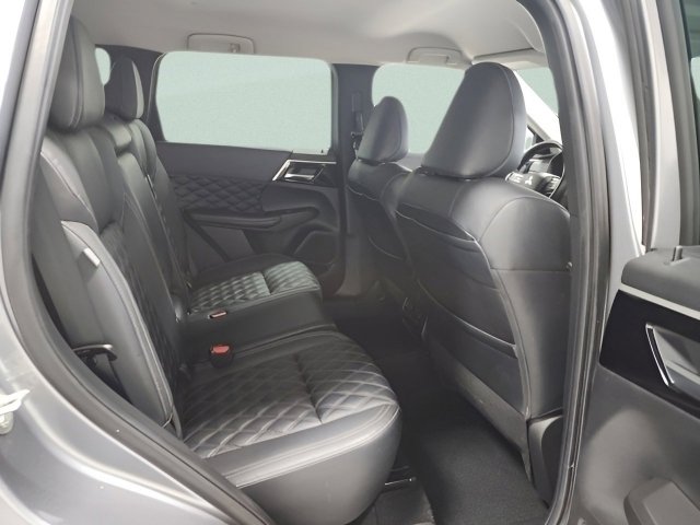 2022 Mitsubishi Outlander SEL photo 8