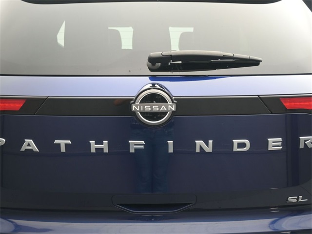 2023 Nissan Pathfinder SL photo 22