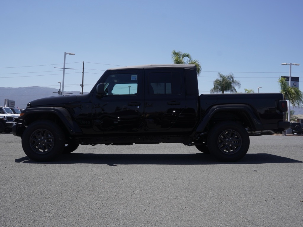 2025 Jeep Gladiator Sport S photo 7