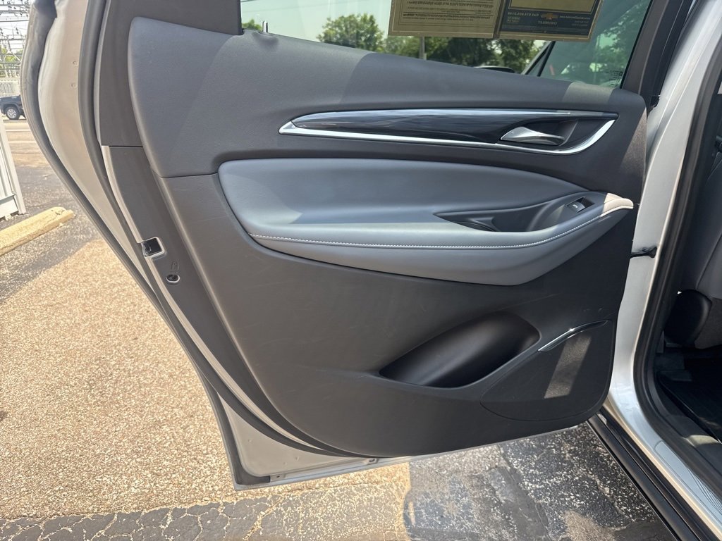 2021 Buick Enclave Essence photo 16