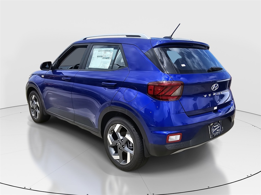 2025 Hyundai Venue Limited photo 3